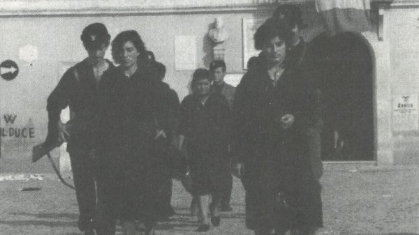Un atto eroico: le donne di Bondeno invadono il Municipio